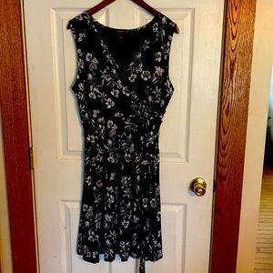 Sleeveless dress - Mix by 41 Hawthorn - navy blue w white flowers.  XL